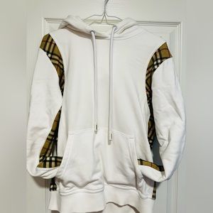 Burberry Sweater/Hoodie 💯 Authentic ⭐️